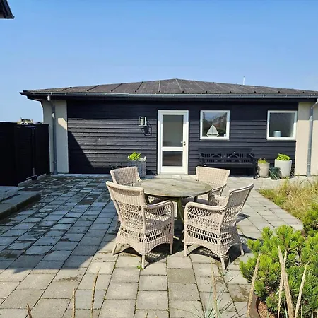 Fan072-fano-kystvejen-13-1-sal Holiday home